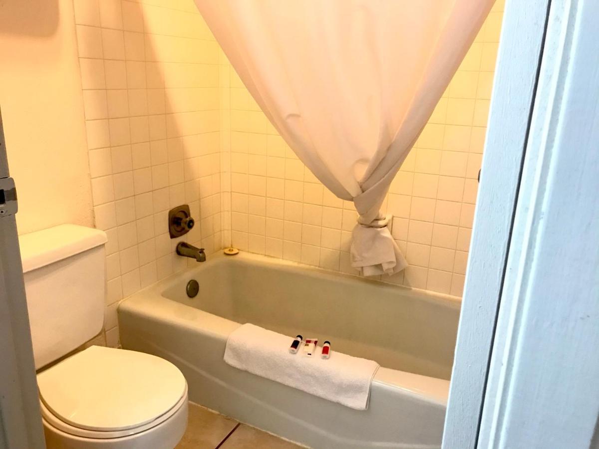 Double Room with Two Double Beds - Non-Smoking