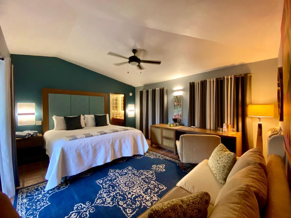 Accesible King Ocean Front w/ Lanai