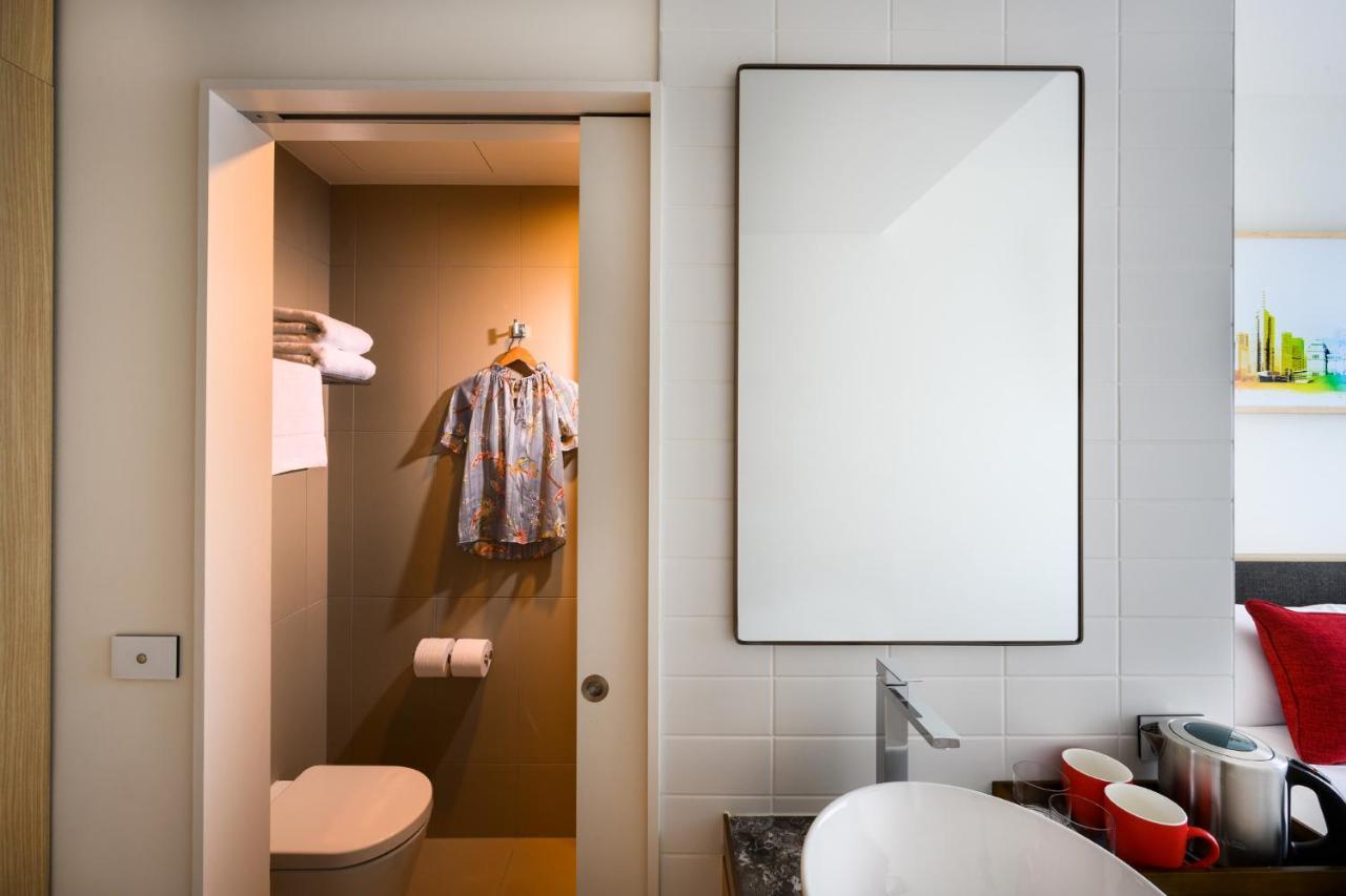 Compact Queen Room