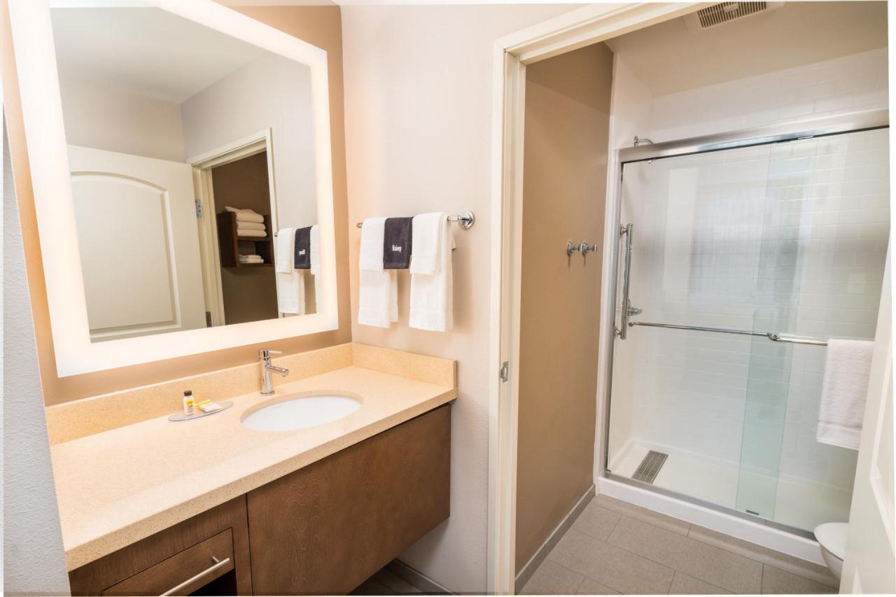 King Studio Suite