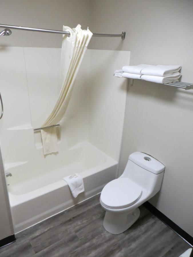 Deluxe Queen Room with Two Queen Beds,1264275874:JPEG