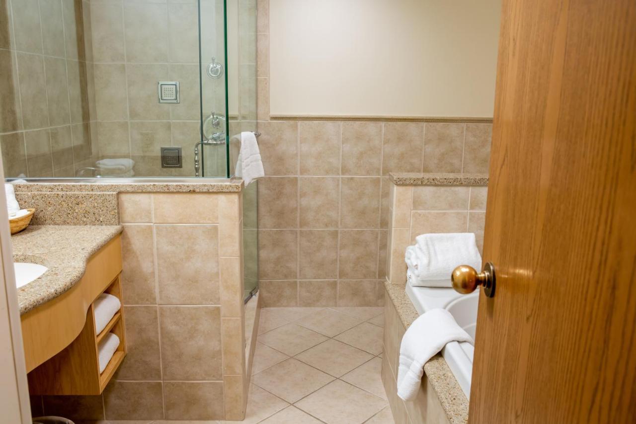 King Suite with Spa Bath,976911070:JPEG