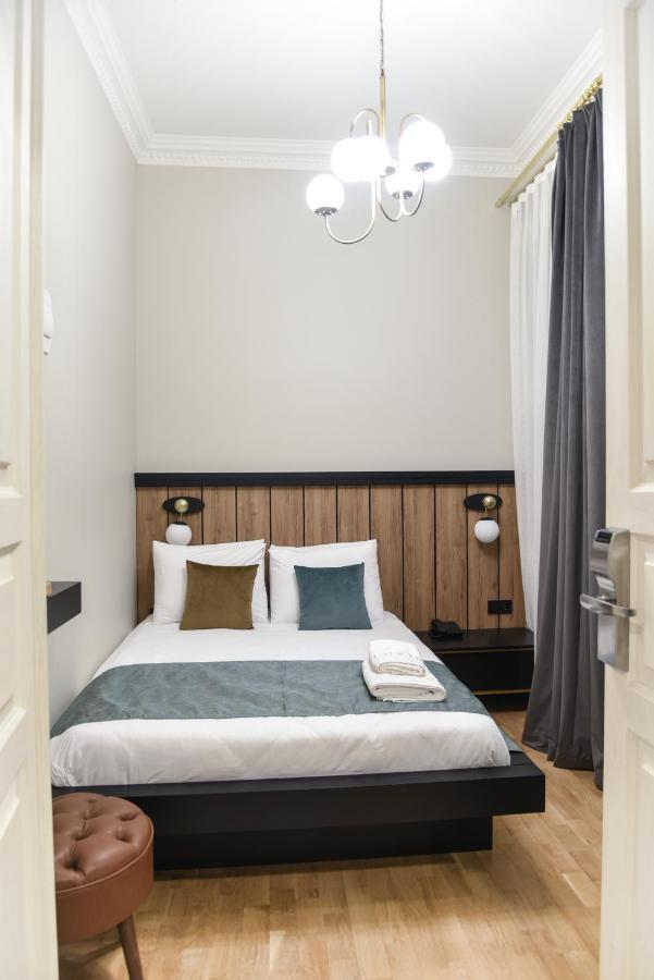 Budget Double Room,977878687:JPEG