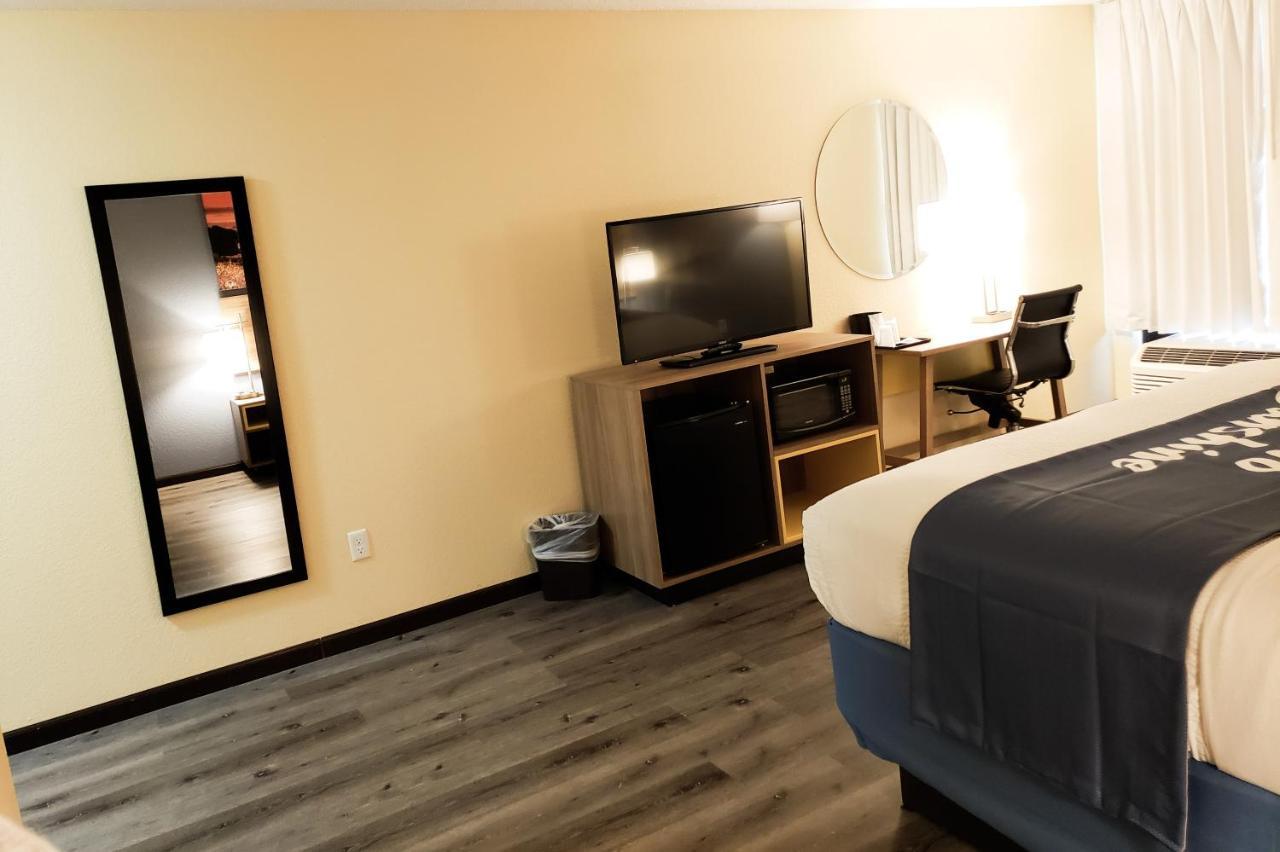 King Room - Non-Smoking