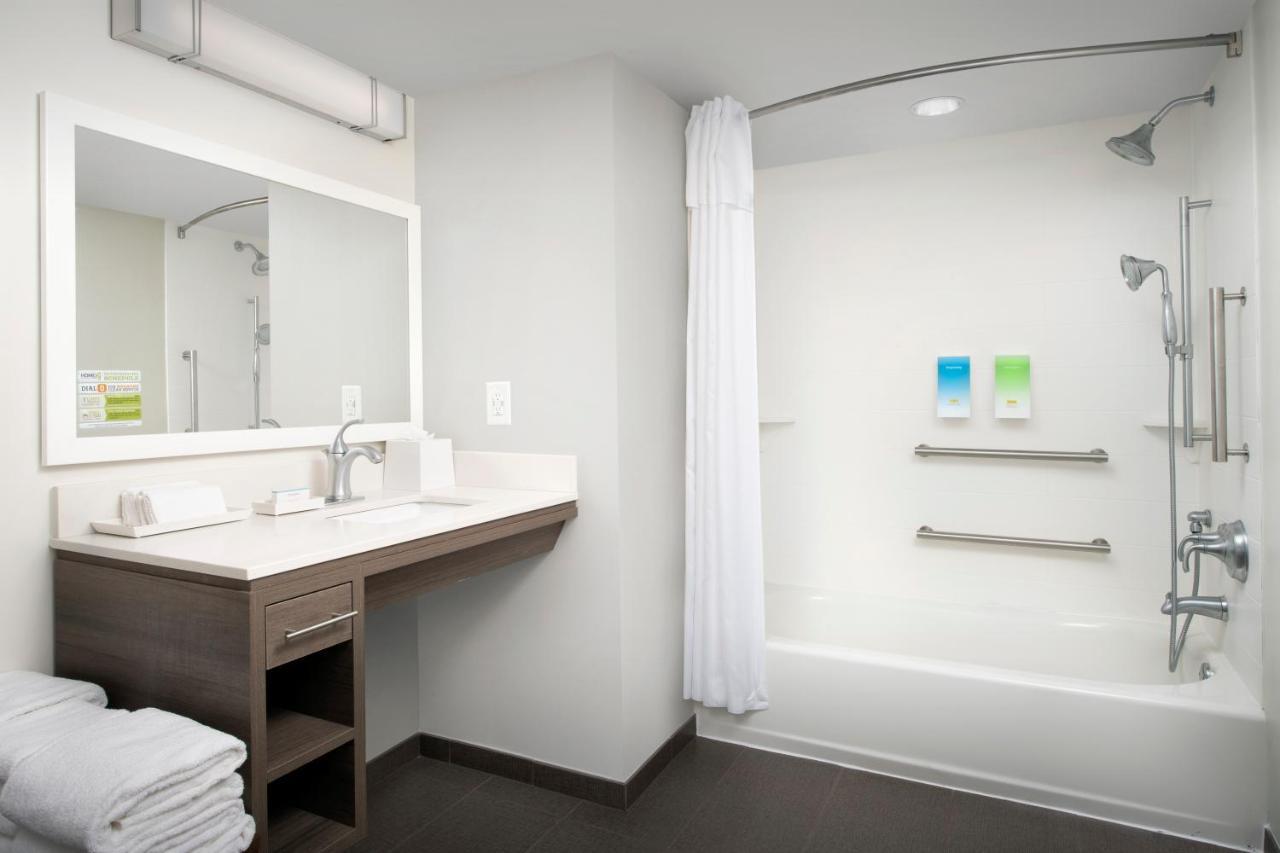 King Studio Suite - Mobility Access/Non-Smoking