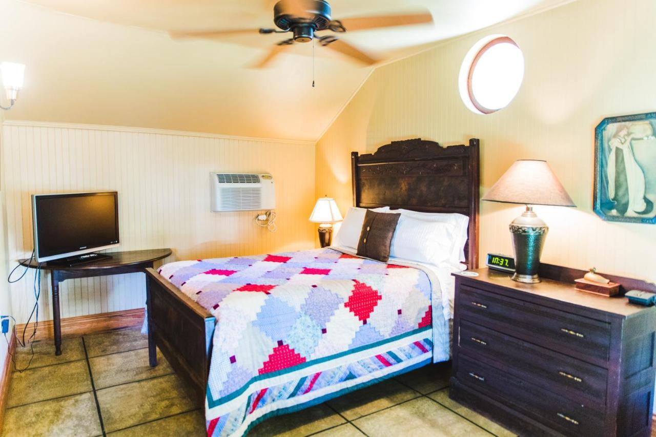 Suite with Garden View