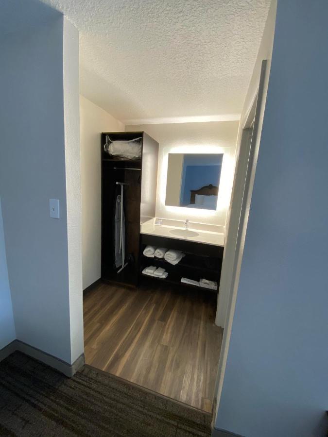 Two Queen Beds Kitchenette Suite - Non-Smoking