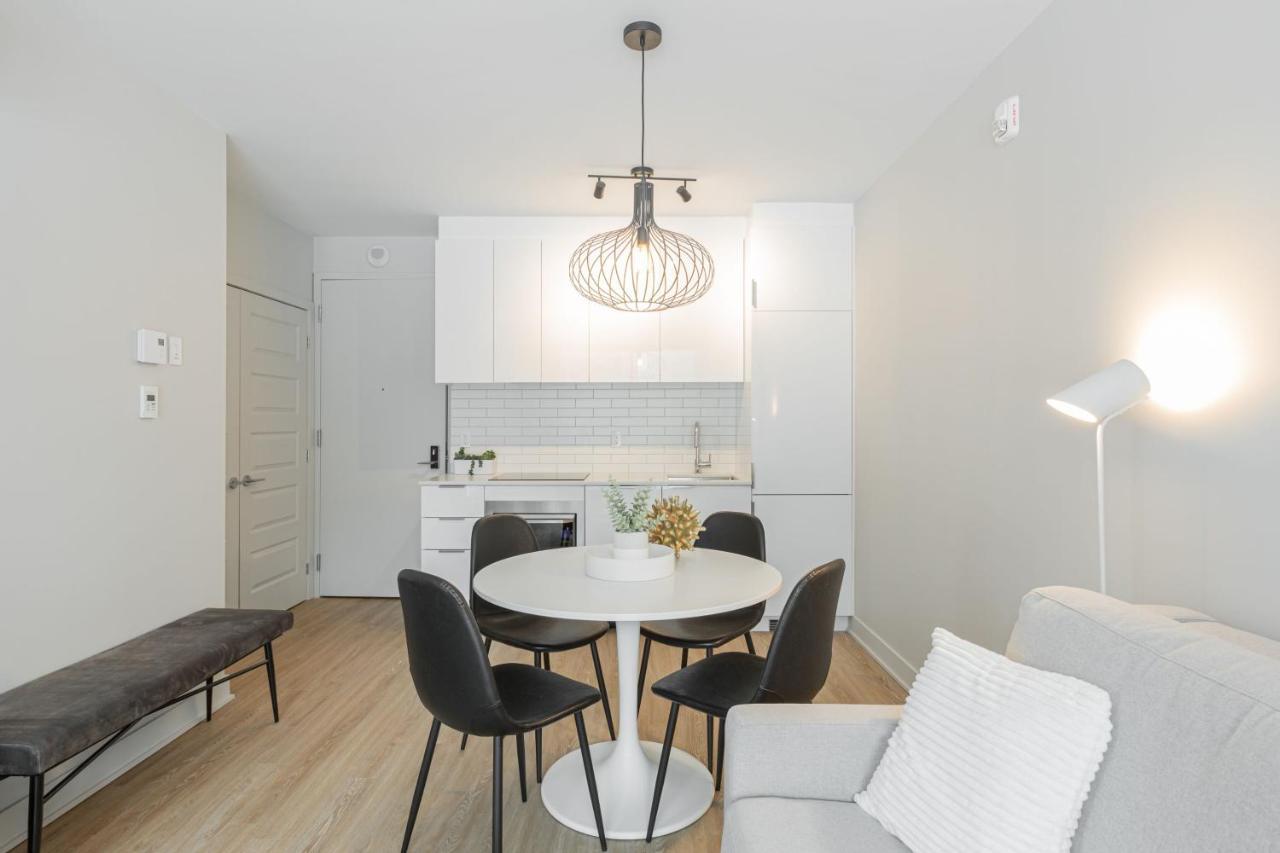 One-Bedroom Apartment with Balcony