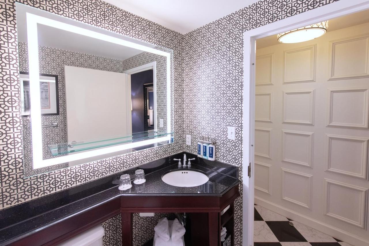 Accessible King with Roll In Shower