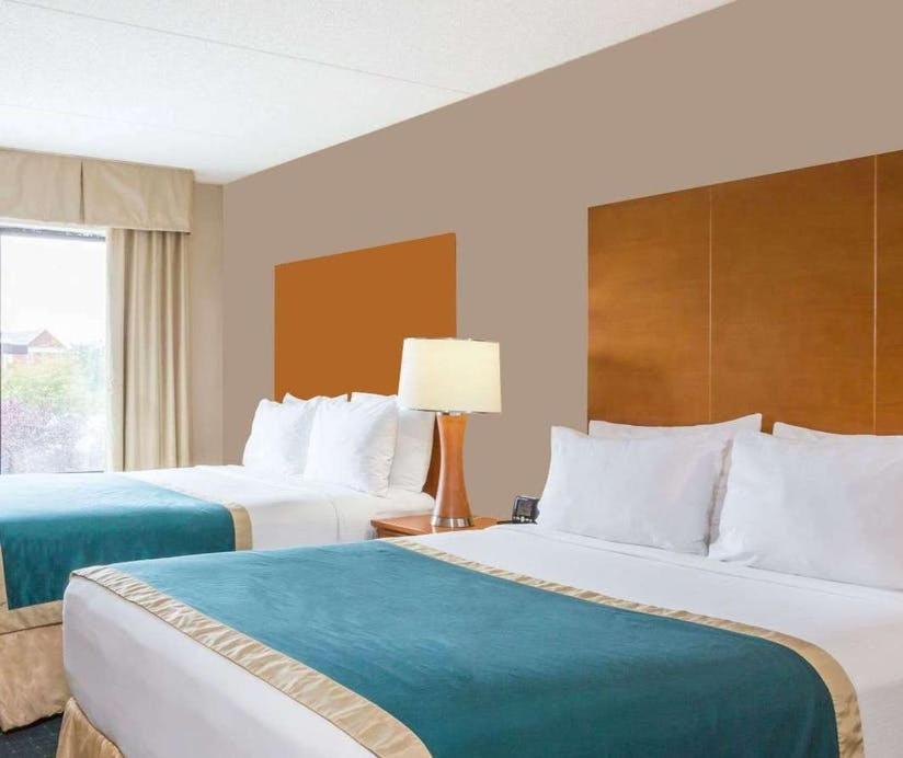 Queen Room with Two Queen Beds and Bath Tub - Mobility Accessible/Non-Smoking