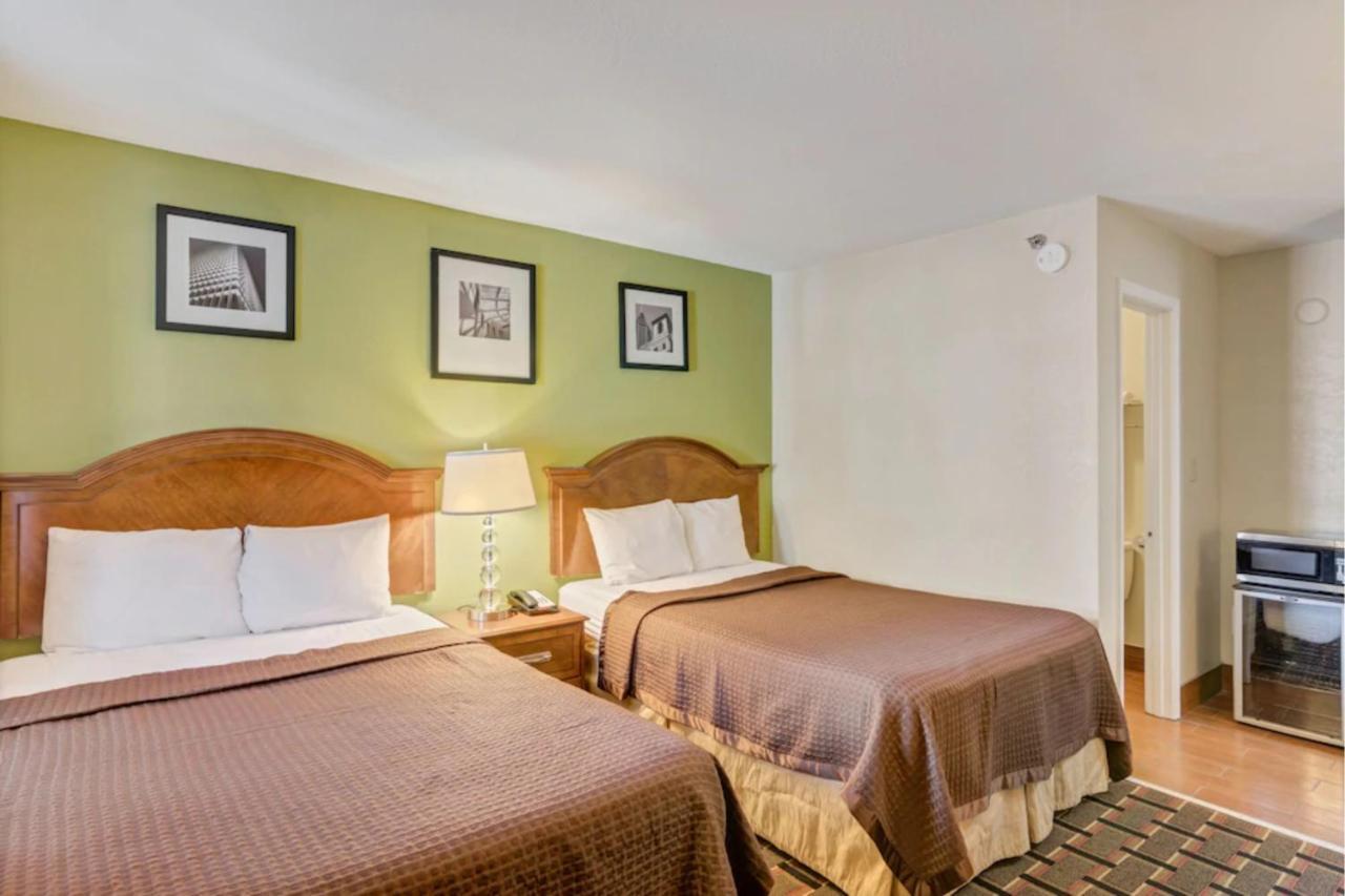 Double Room with Two Double Beds - Non-Smoking