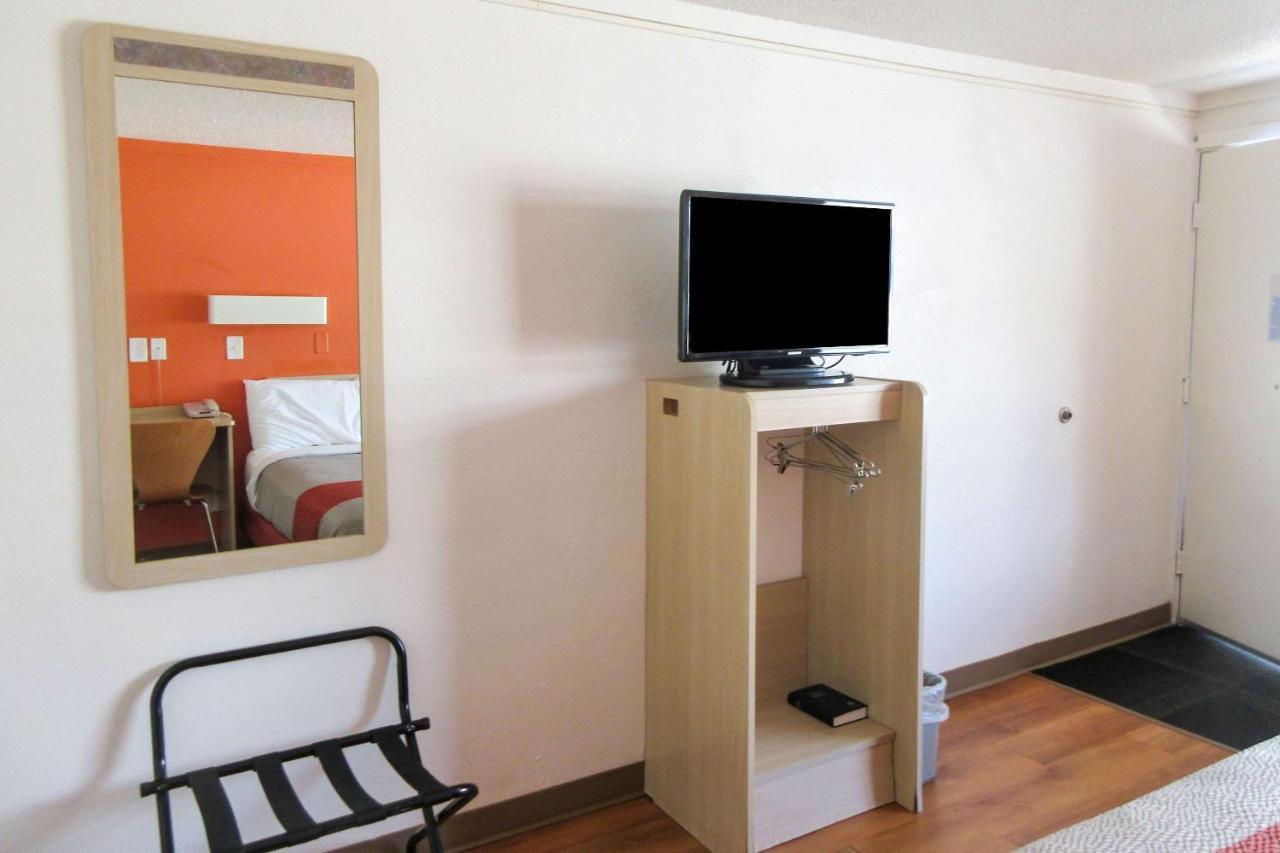 Double Room with Two Double Beds - Disability Access/Non-Smoking