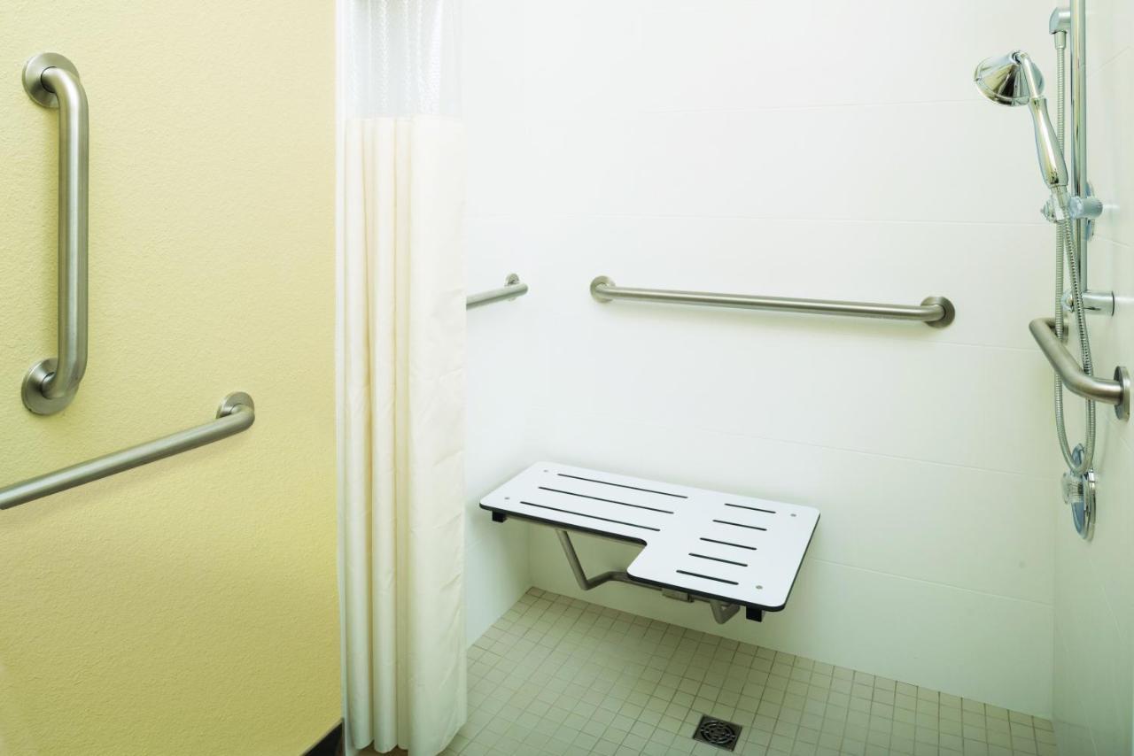 Queen Room with Two Queen Beds and Mobility/Hearing Access - Non-Smoking