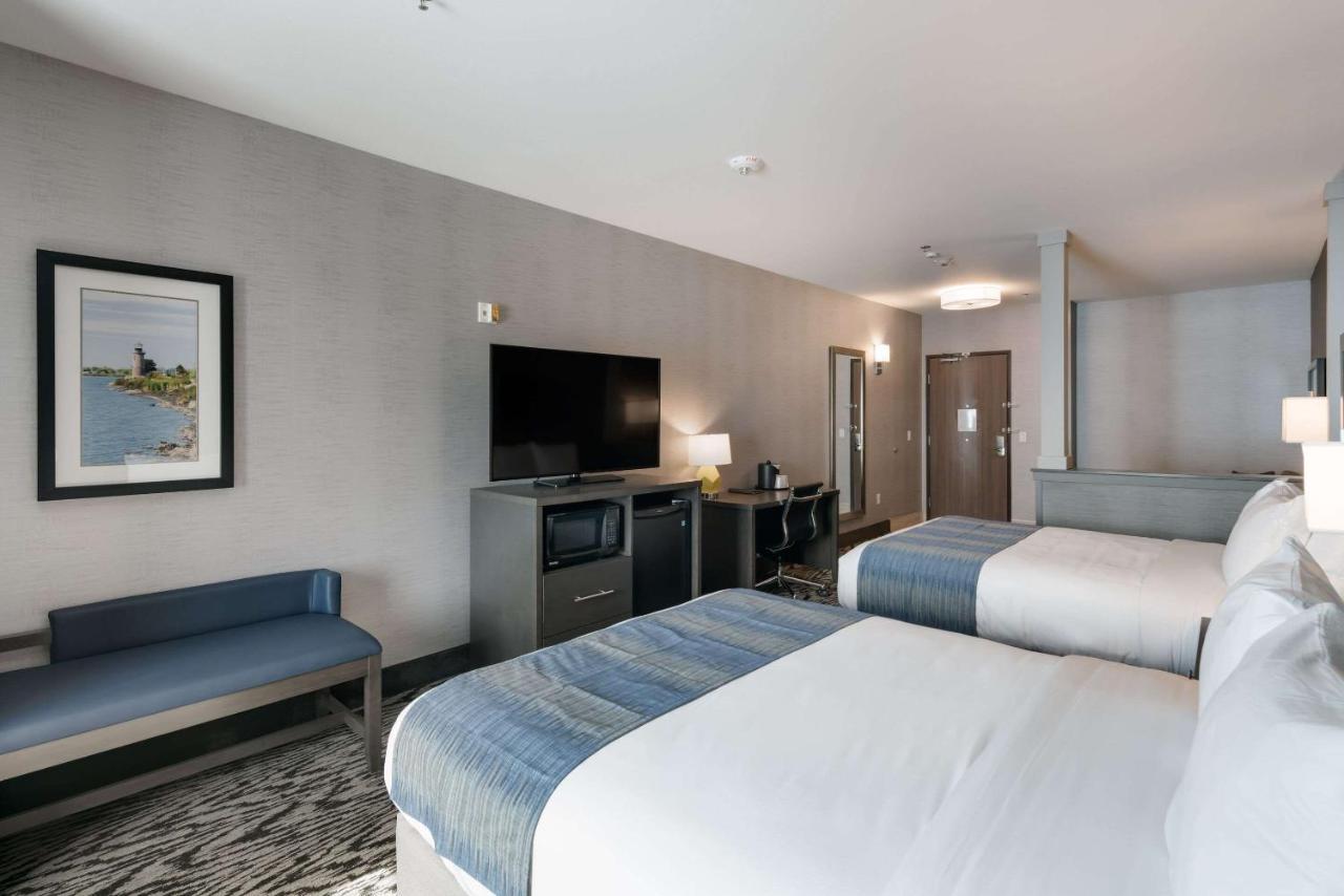 Queen Suite with Two Queen Beds - Accessible/Non-Smoking