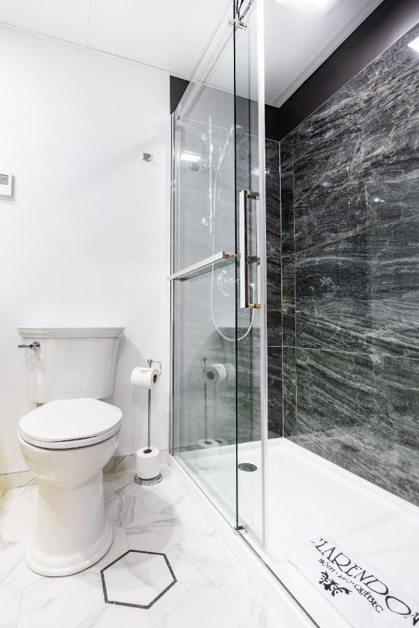 Queen Room,999378309:JPEG