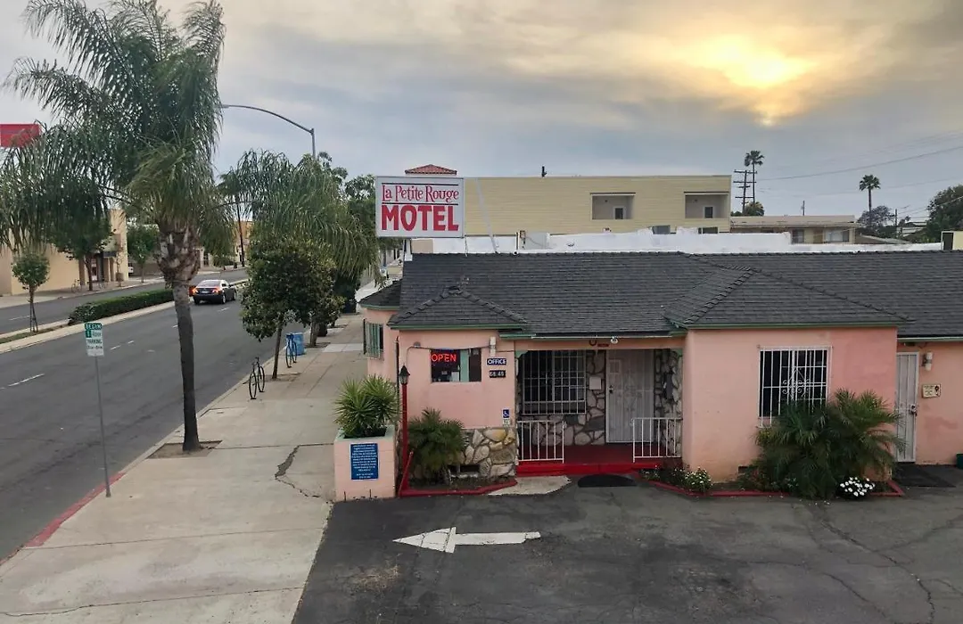 La Petite Rouge Motel-1