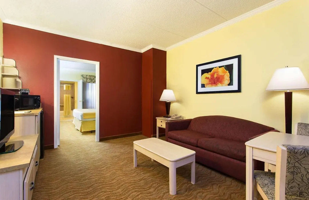 Baymont By Wyndham Tampa Near Busch Gardens-1