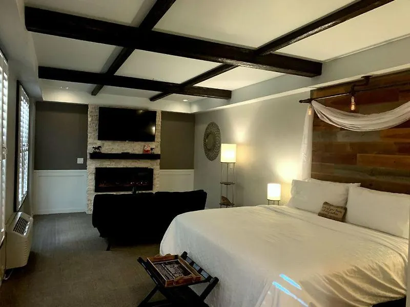 Cedar Stables Inn & Suites-1