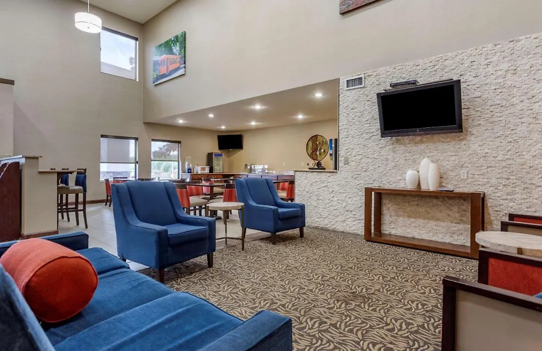 Comfort Suites Cordova-1