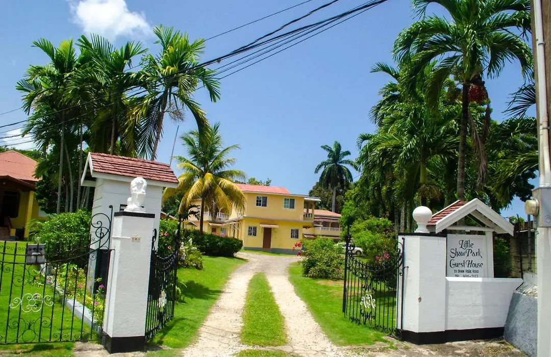 Little Shaw Park Guest House-1