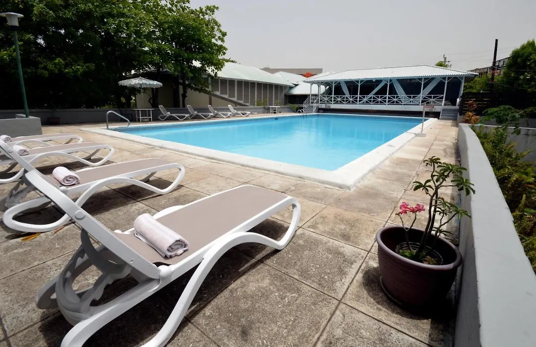 The Liguanea Club-1