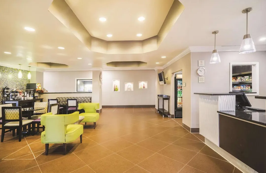 La Quinta Inn & Suites By Wyndham Louisville East-1