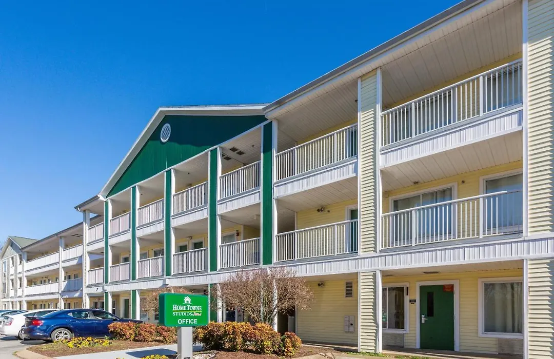 Hometowne Studios By Red Roof Nashville - Airport/Briley Pkwy-1