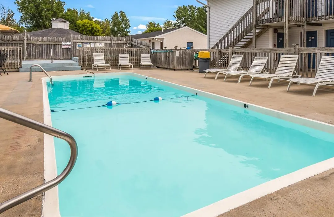 Knights Inn Sandusky-1