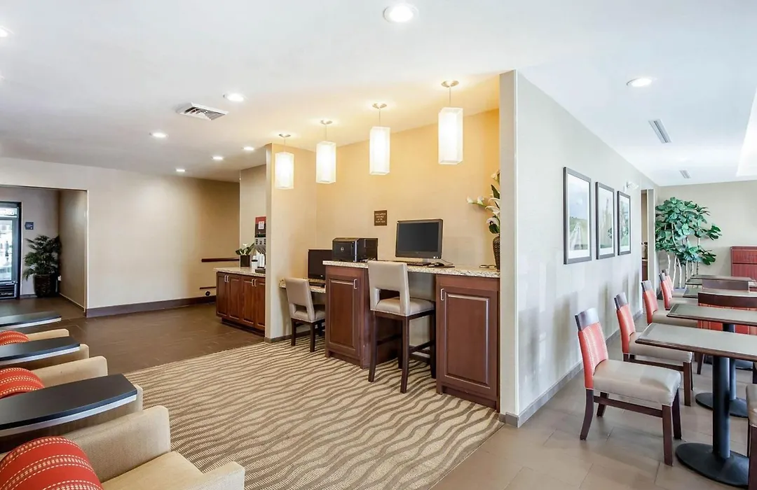 Comfort Suites Marietta-Parkersburg-1