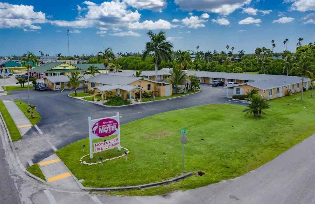 Everglades City Motel - Everglades Adventures Inn-1