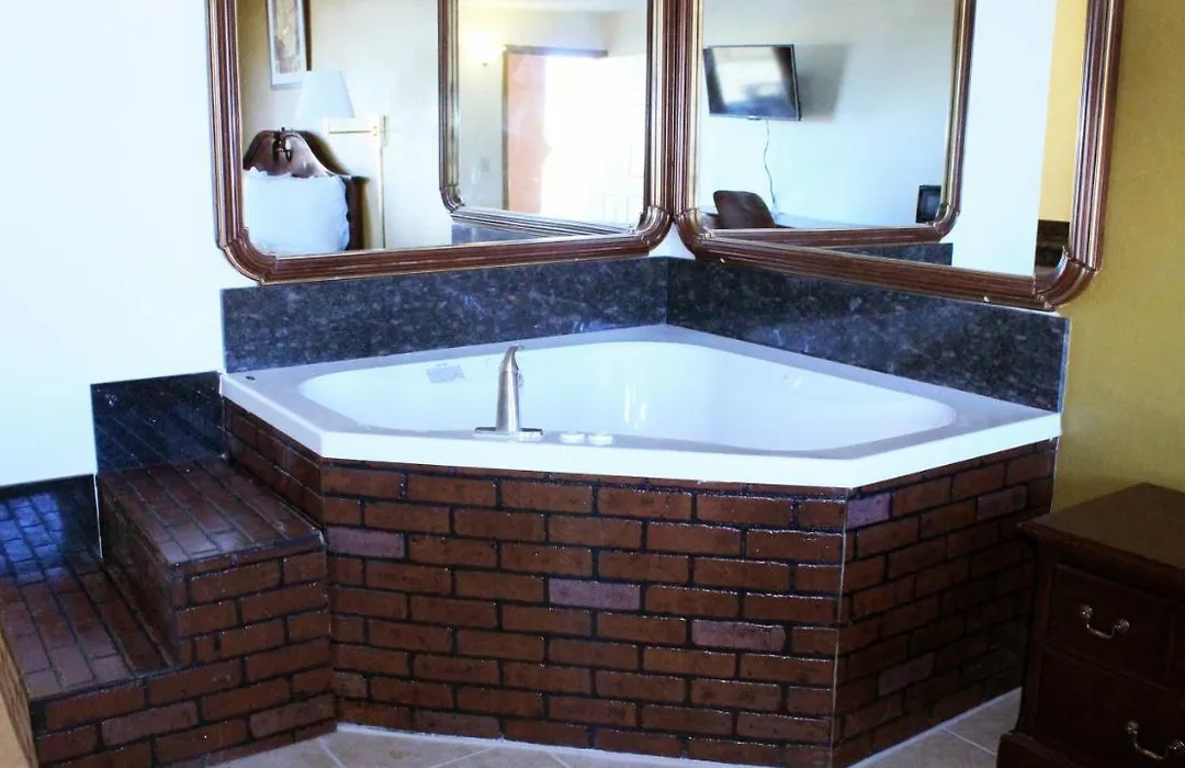 Royal Inn & Suites-1