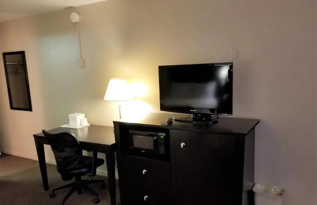 Ramada By Wyndham Washington-1