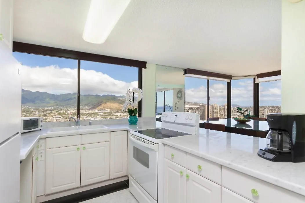 2 Bedroom Penthouse W/Ocean Views-1