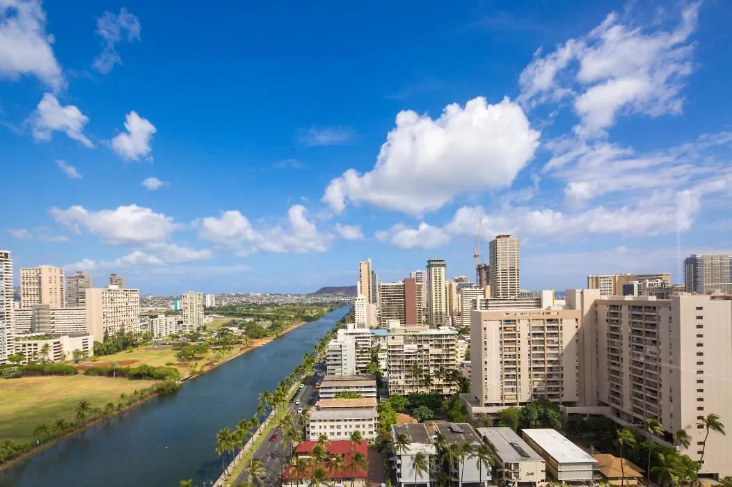 2 Bedroom Corner Suite & Tropical Views-1