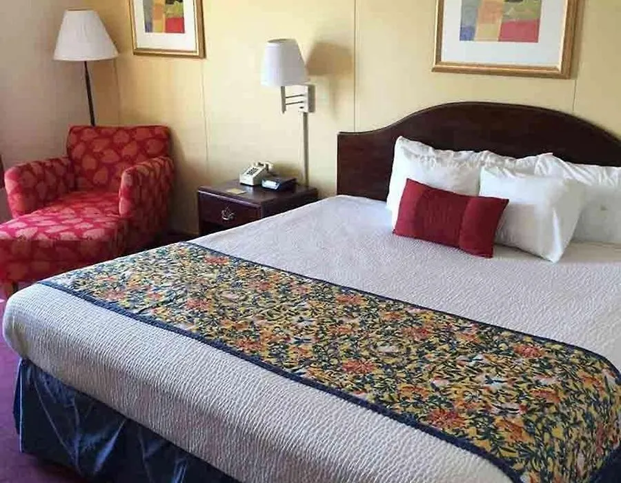 Astoria Hotel Danville West-1
