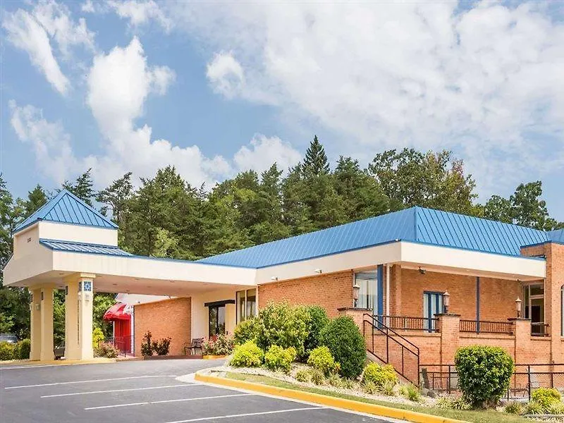 Days Inn By Wyndham Blacksburg Conference Center-1