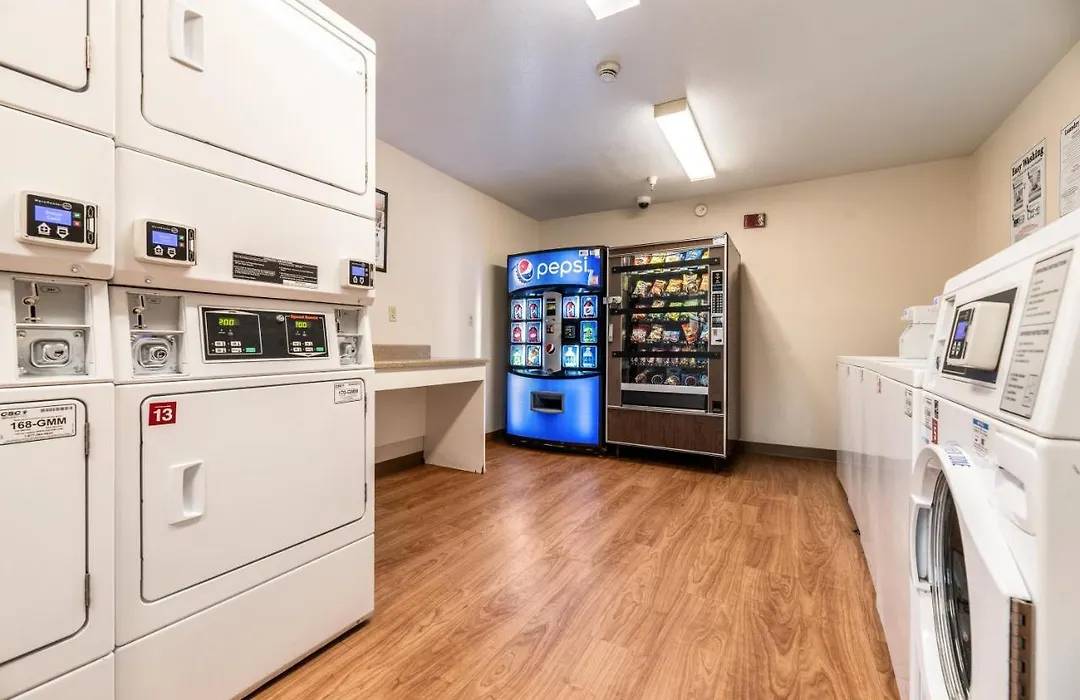 Hometowne Studios By Red Roof Fresno - West-1