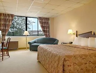 Ramada Convention Center Eau Claire-1