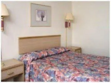 Goodnite Inn And Suites Of Bullhead City-1