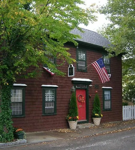 Melville House Newport-1