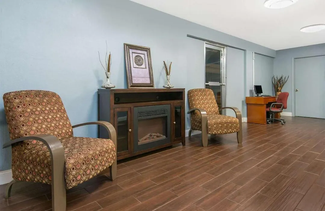 Sky-Palace Inn & Suites Wichita East-1