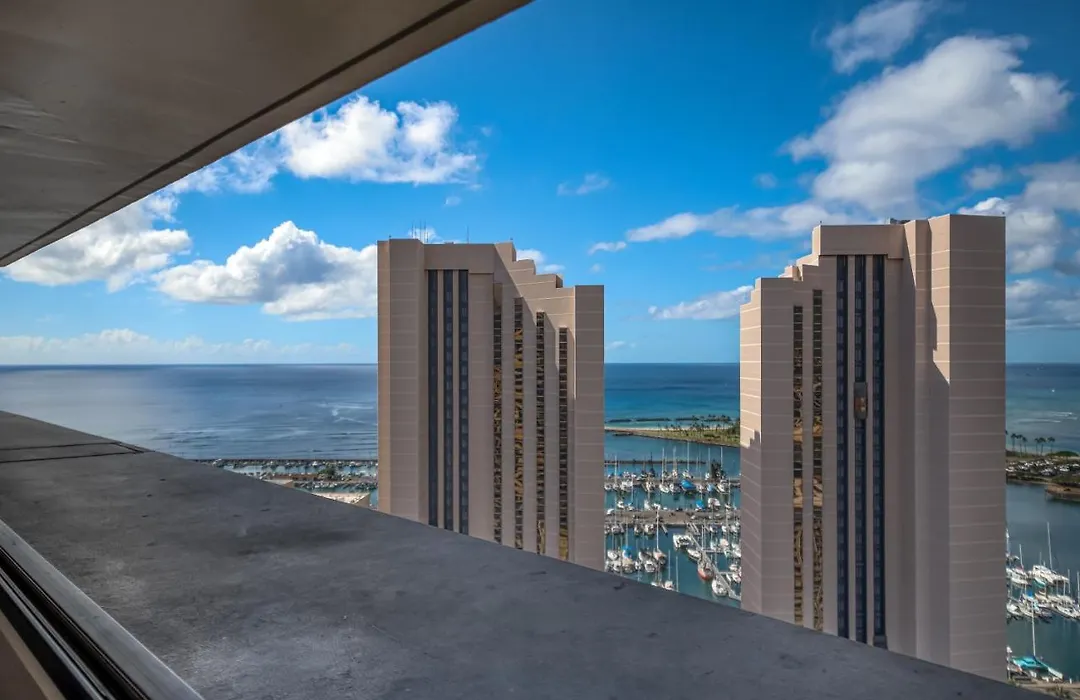Marina Tower 3501-1