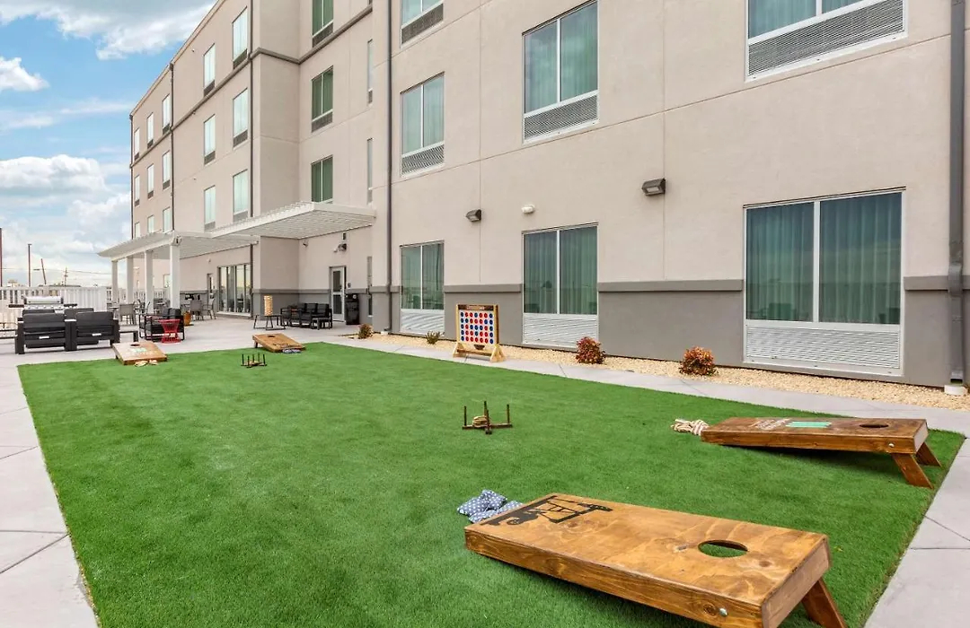 Mainstay Suites Carlsbad South-1