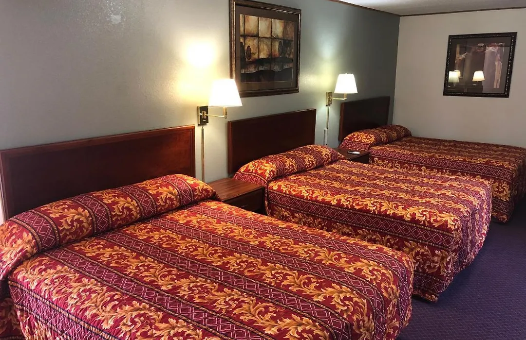 Budget Host Inn - Emporia-1