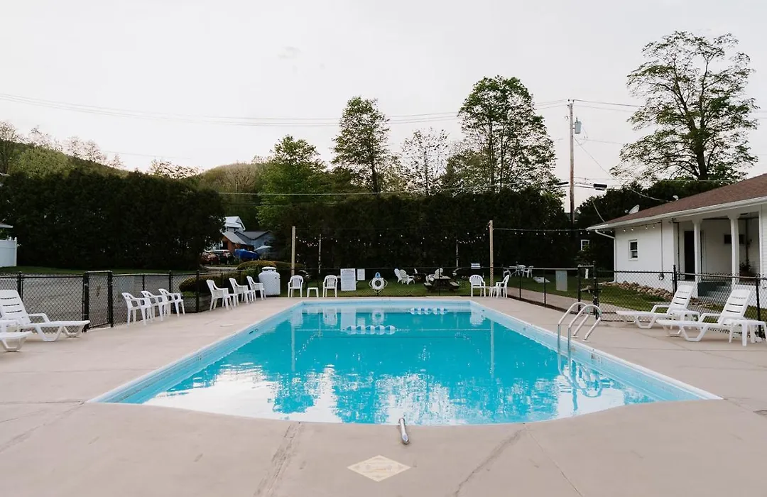 Blue Moon Motel-1