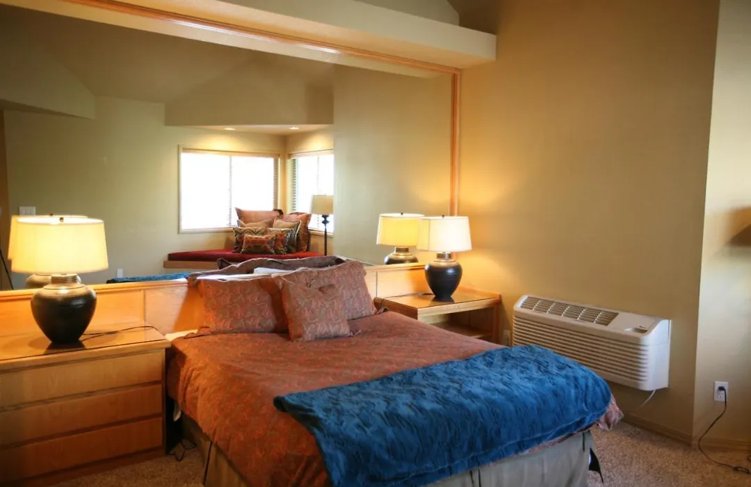 River Ridge 416B Condo-1