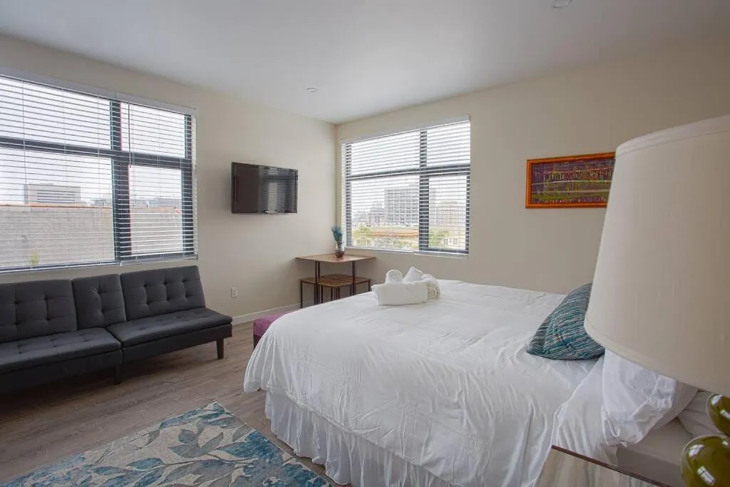 Modern, Luxurious And Prime Location All In One-1