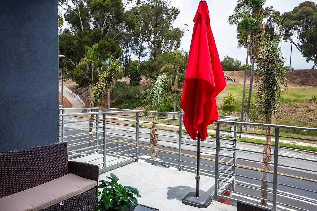 Studio With Large Balcony- San Diego Gateway-1