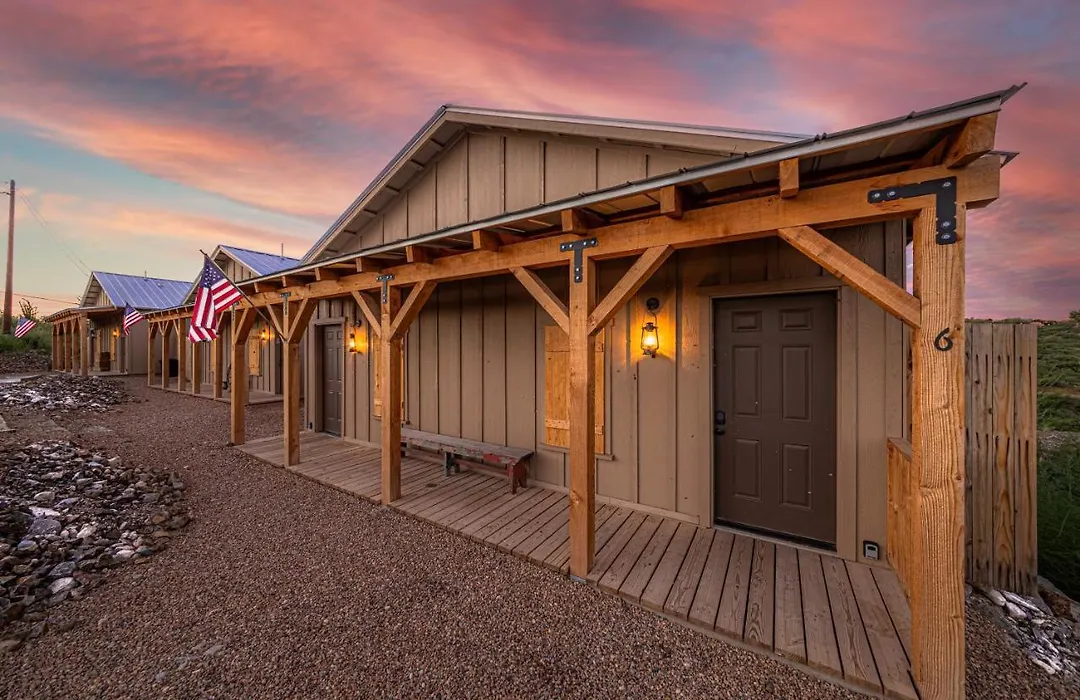 -Pet Friendly- Miners Cabin #5 -Two Double Beds - Private Balcony-1