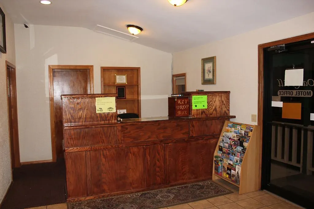 Oak Hill Inn And Suites-1